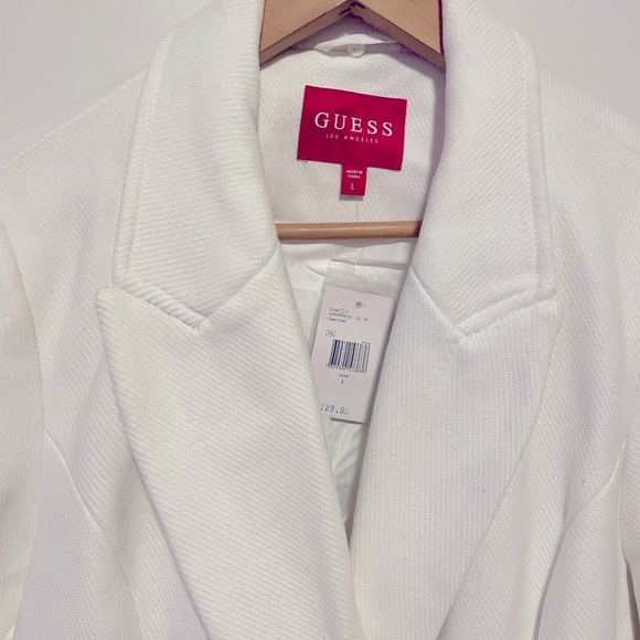 Guess white coat women’s large fur trim collar - Picture 4 of 7
